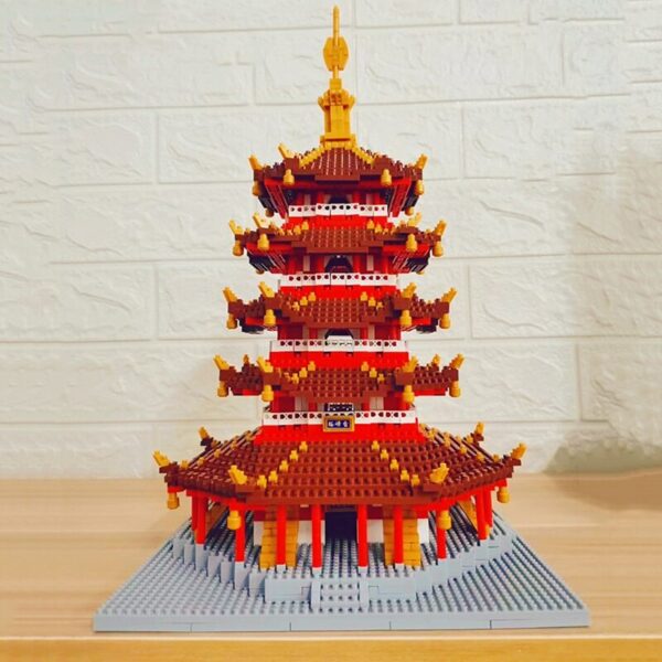 Lezi 8023 World Architecture Leifeng Tower West Lake Pagoda 3D Model Mini Diamond Blocks Bricks Building Toy for Children no Box 3